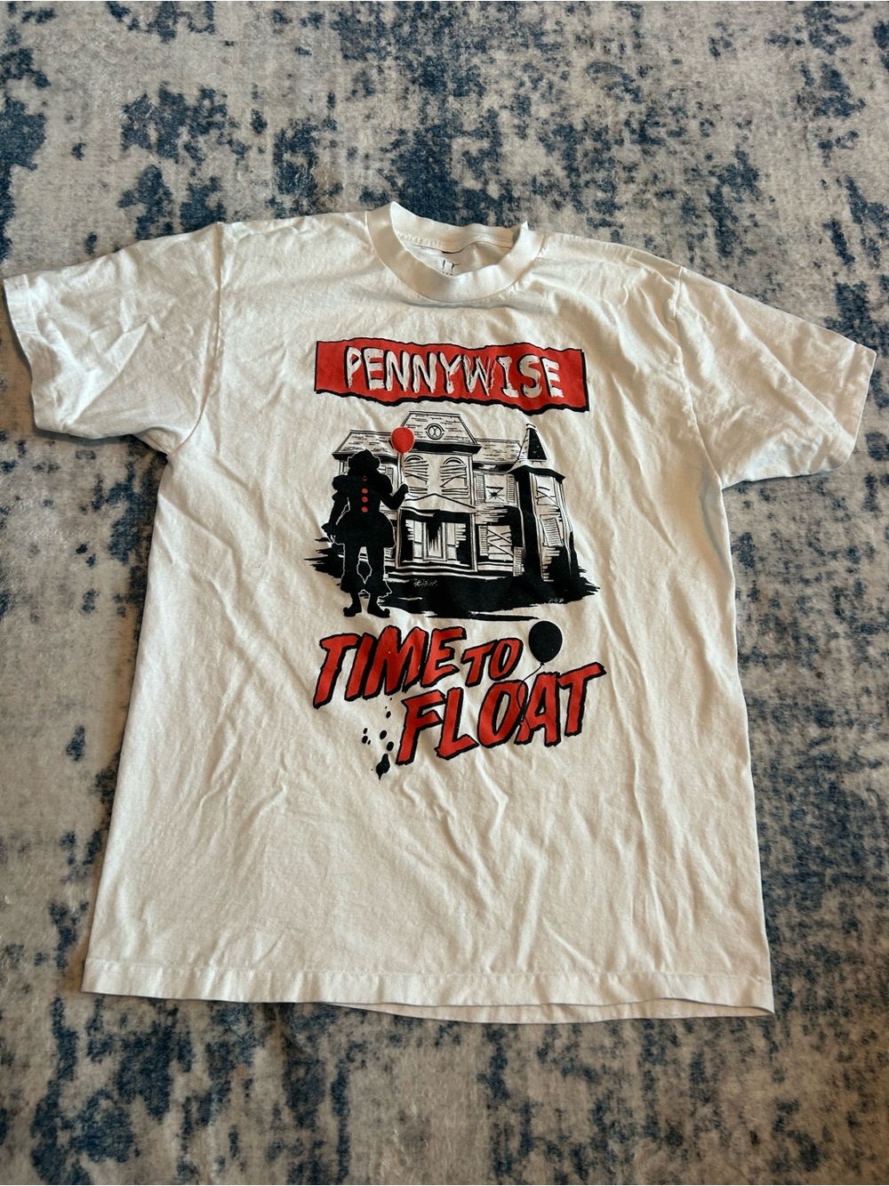 Chapter White Graphic 'Pennywise Time to Float' Short Sleeve Tee • M •